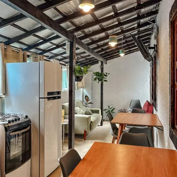 Maresia Hostel Feminino, Hotel in Vila do Abraão