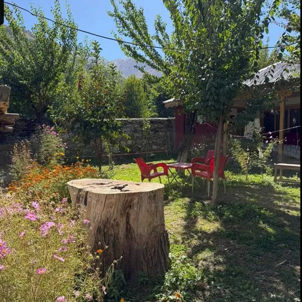 Home Stay Guest House Hot Spring Garamchashma Chitral, hotelli
