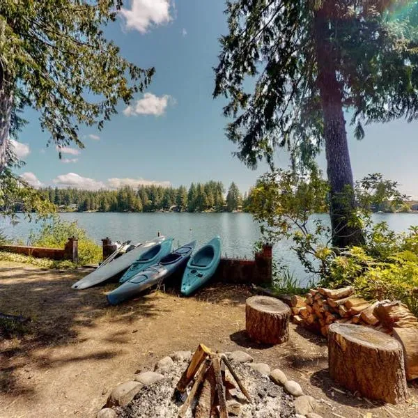 Lake Benson Rendezvous, khách sạn ở Grapeview