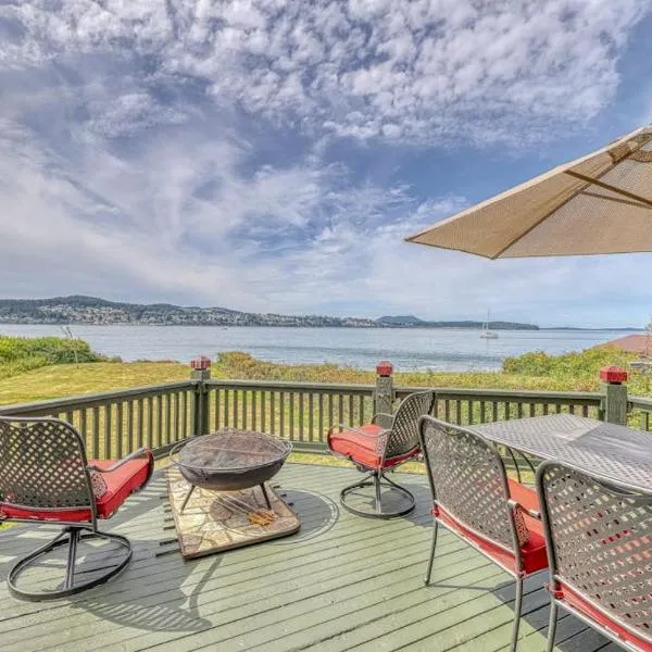 Rustic Guemes Beach Cabin, hotel din Anacortes