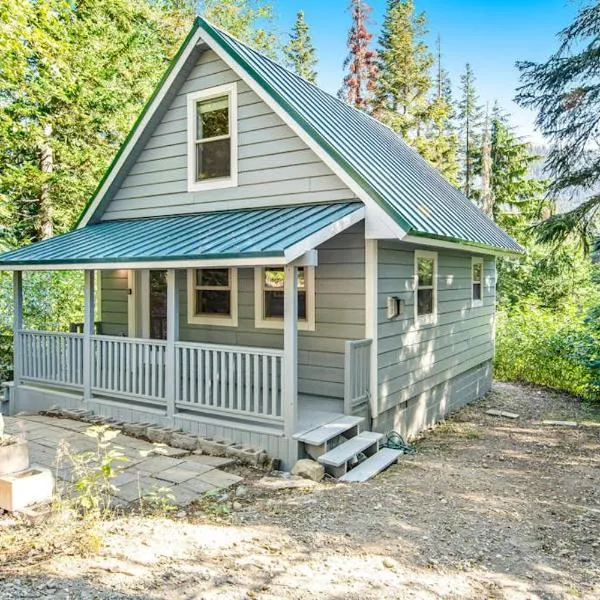 Snowdrop Summit Cabin, hótel í Snoqualmie Pass