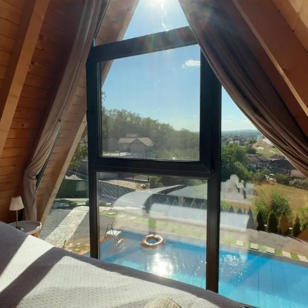 Vila Ahouse - Pool & Jacuzzi، فندق في ياغودينا