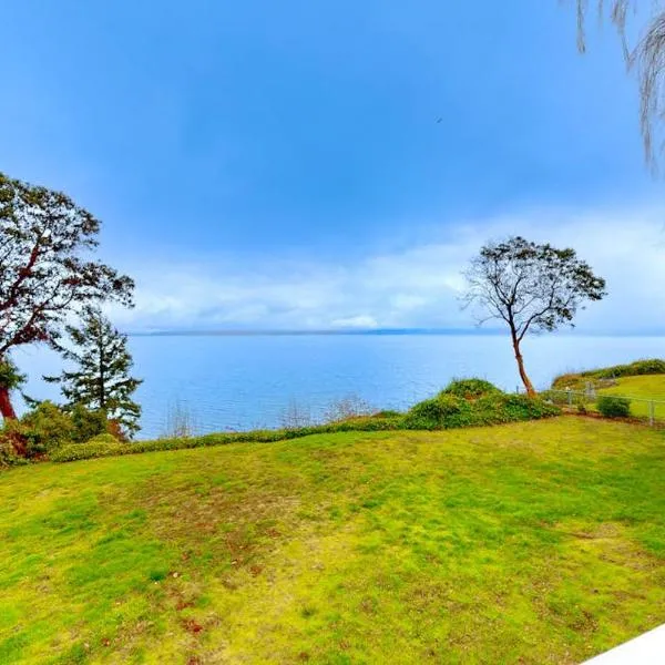 Camano Waterfront Delight, מלון בSaratoga Shores