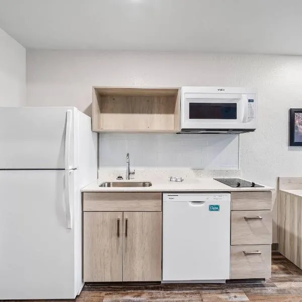 WoodSpring Suites Fort Myers - Cape Coral, hotel in Fort Myers