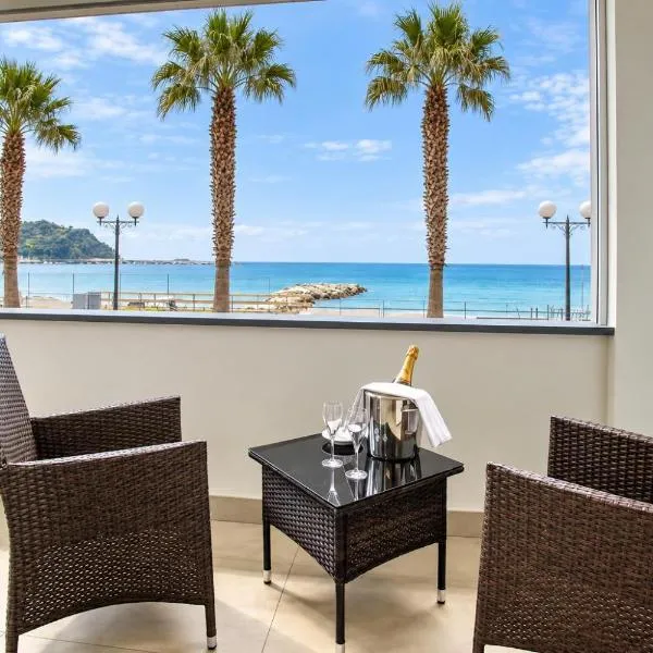 Viesnīca VistAmare Luxury Retreat Appartamenti pilsētā Sestri Levante