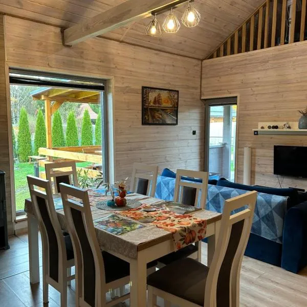 Mazury Dom Oluś nad jeziorem Sasek Wielki z gorącą balia z funkcją jakuzzi, hotel di Szczytno