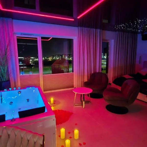 Apartament dla dwojga z jacuzzi na wyłączność, hotel in Świecie