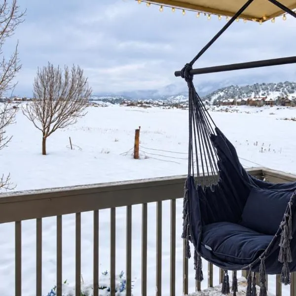 Mountain & Golf View Condo - Complimentary Spa Kit & Local Perks, hotel em New Castle