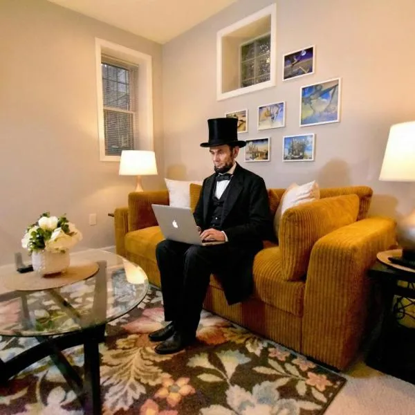Tremont apartment, near downtown, and Central!, hotel di Cleveland