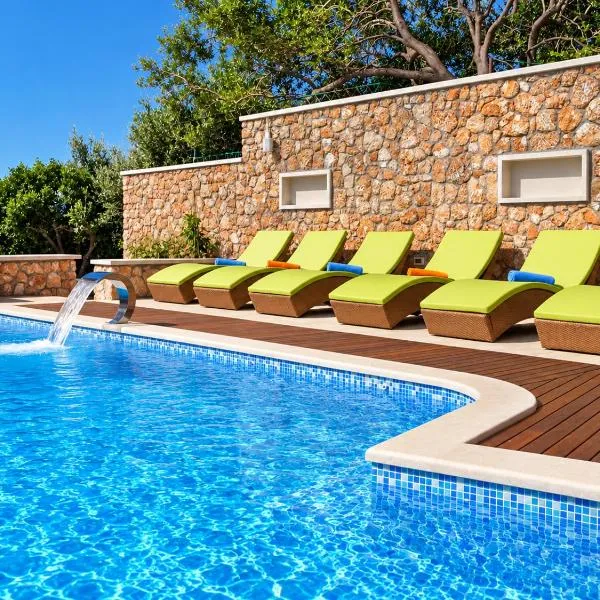 Boutique Hotel Bol, hotel em Bol