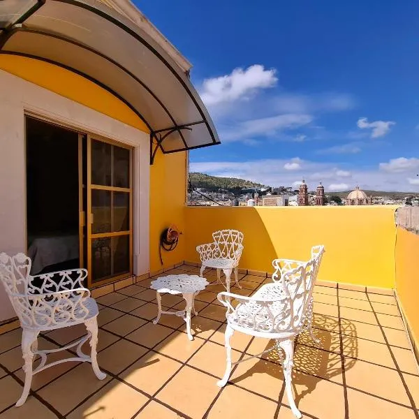 Hotel Casa Cortes، فندق في زاكاتيكاس