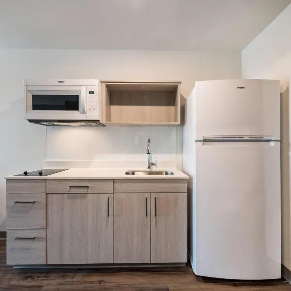 WoodSpring Suites Greensboro - High Point North: Friendship şehrinde bir otel