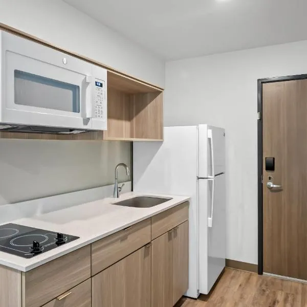 WoodSpring Suites Palm Springs - West Palm Beach, hotel en Palm Springs