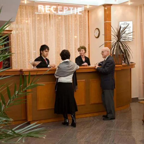 Hotel Emma West, מלון בקראיובה
