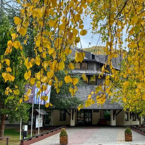 Hotel Junior، فندق في كوباونيك