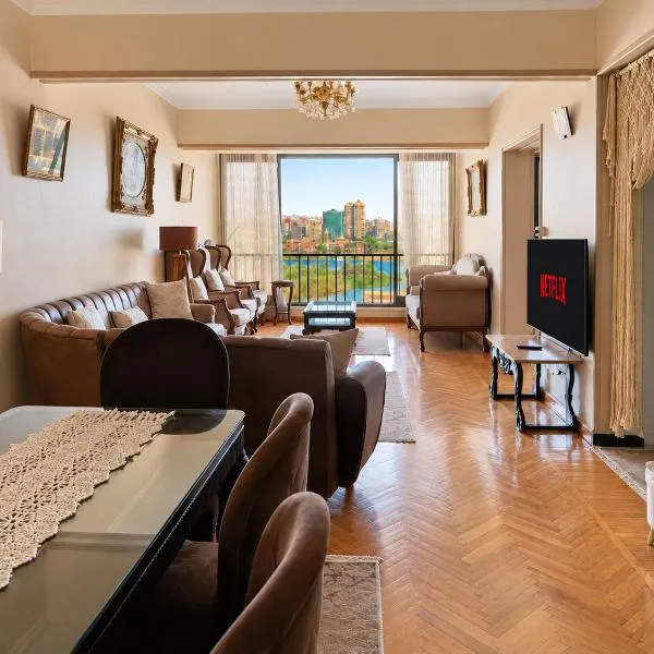 Breathtaking Nile & Pharaonic Village View, hotel in Cairo