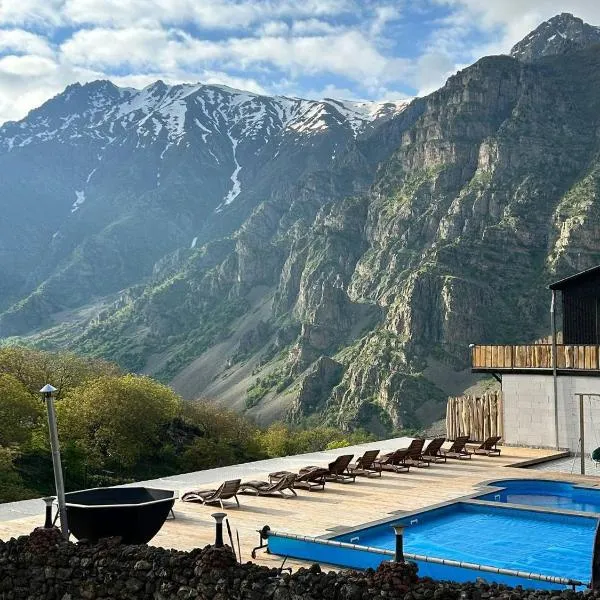 Sky House Yeghegis, hotel in Yeghegis