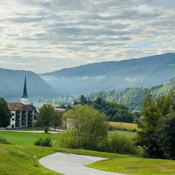 오베른첼에 위치한 호텔 Gemütliche Ferienwohnung mit Blick auf die Donau