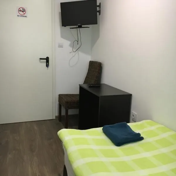 Pension Haus Baron 2 Friedrichsfeld, hotel v destinaci Edingen-Neckarhausen
