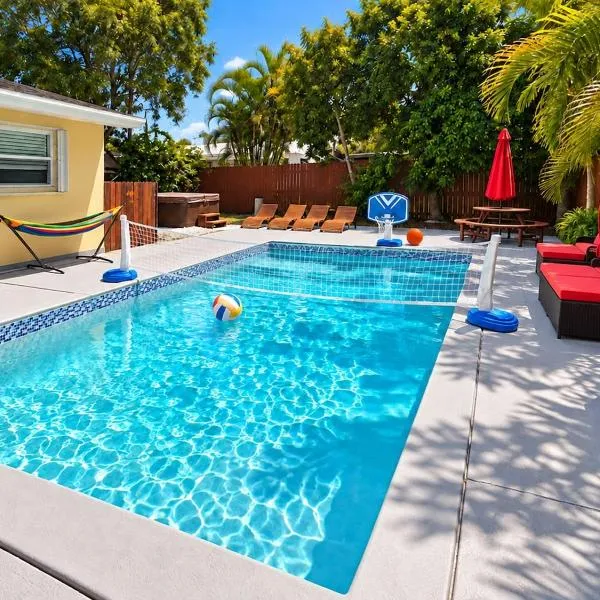 Heated Pool Spa BBQ 10 PPL Near Beach & Downtown, hotel a Palm Beach Gardens