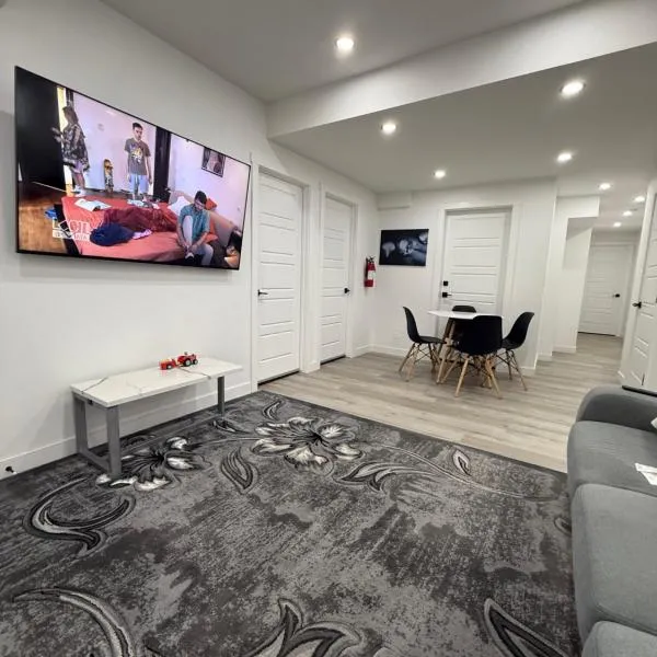 Calgary, Carrington Cozy Suite 15 mins to Airport, hotel in Calgary