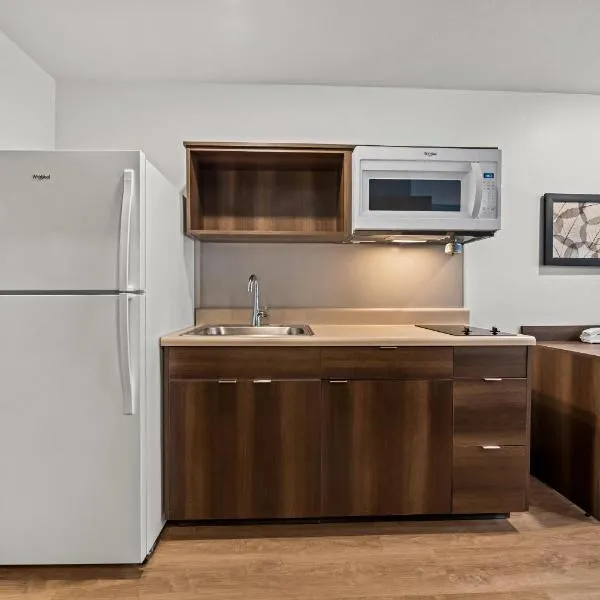 WoodSpring Suites Loves Park - Rockford, khách sạn ở Loves Park