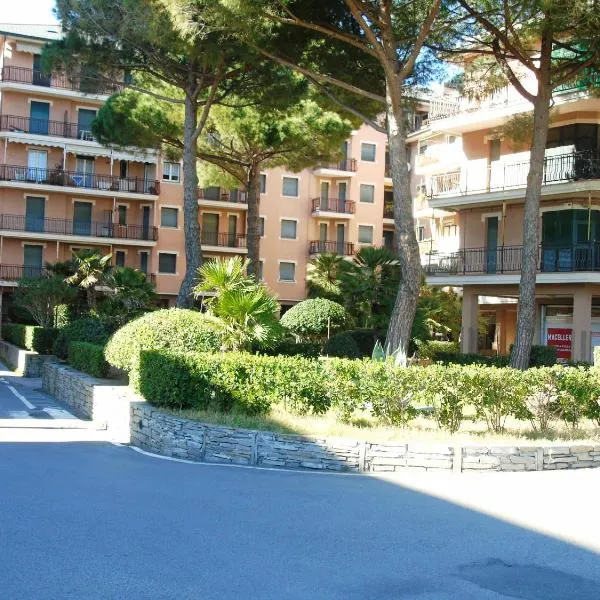 Deiva Holidays, hotel di Deiva Marina