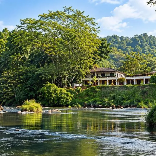 EKHO Kithulgala - Newly Renovated Riverside Retreat, hotelli kohteessa Kitulgala
