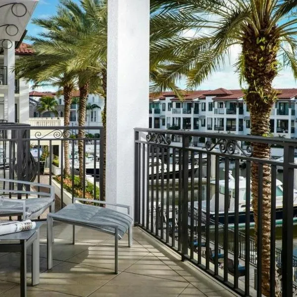 Naples Bay Resort and Marina, hotell Naplesis