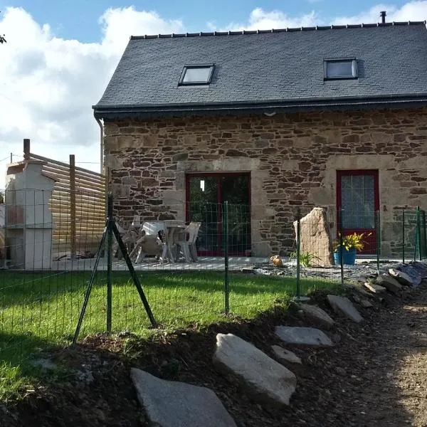 Gite La Chouette, hotell i Bégard