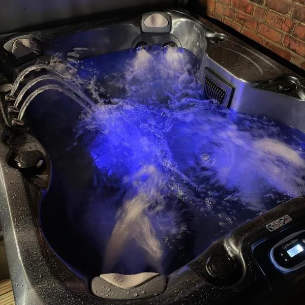 Hot Tub Stay - Deluxe Inn Gateshead - Felling, hotel v destinácii Felling