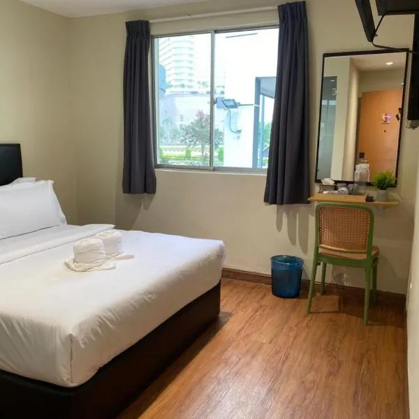 Swing & Pillows - Hot Balloon Hotel Klang, Selangor, hotel en Klang
