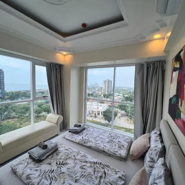 La Mirada Deluxe Suites with Oceanview, hotel in Mactan