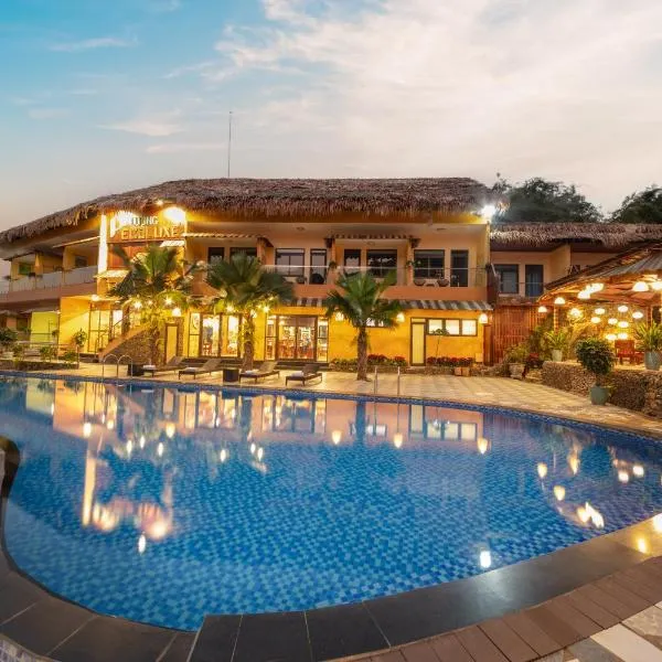 Pu Luong EcoLuxe Resort & Spa، فندق في Pu Luong