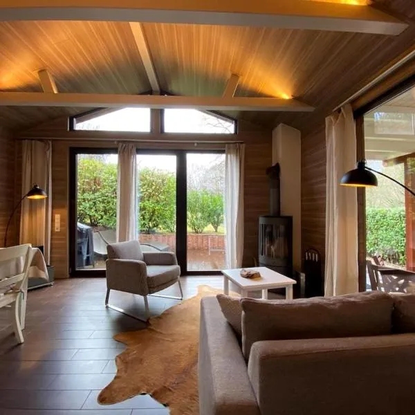 Chalet Seeblick With Lake View And Private Sauna, hotel em Heimbach