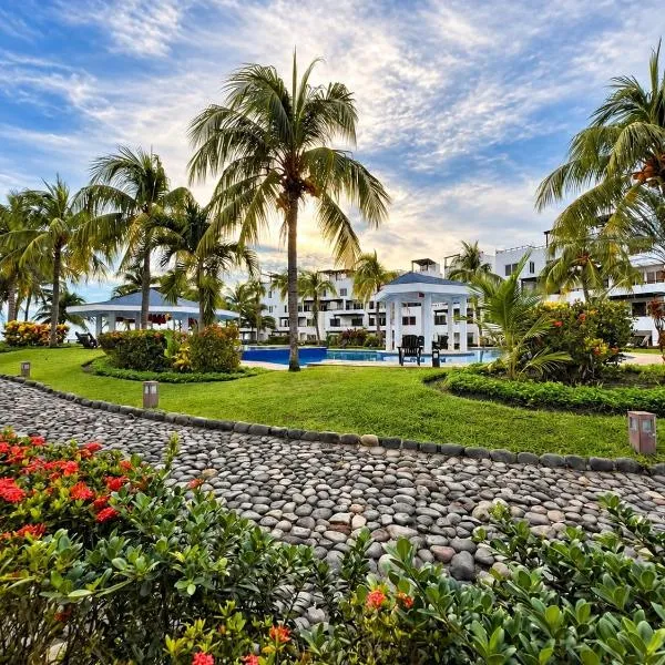 Wave nSea Monterrico، فندق في مونتيريكو
