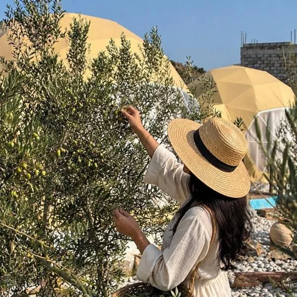 Jabal shams domes, hótel í Sa‘ab Banī Khamīs
