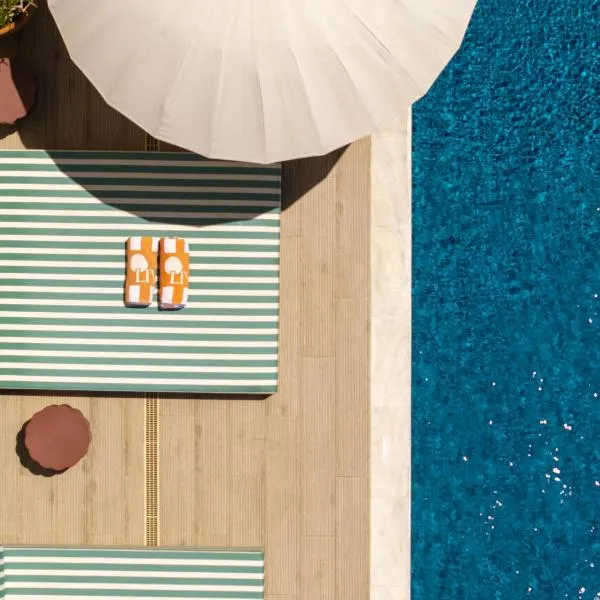 Larnaca LIV & CO Suites, hotel en Oroklini
