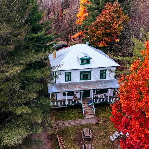 Auberge des Korrigans, hotel em Stoneham