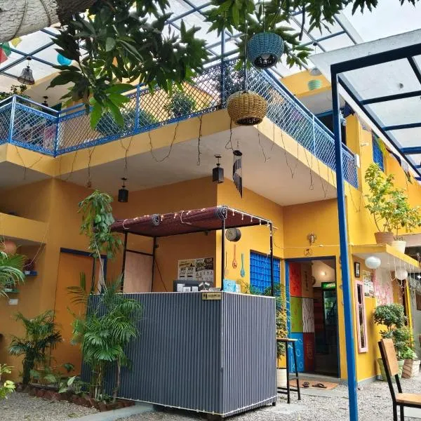 The Nomad cave, Viram Khand, Gomti Nagar, hotel em Lucknow