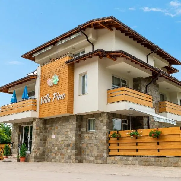 Villa Pino – hotel w mieście Welingrad