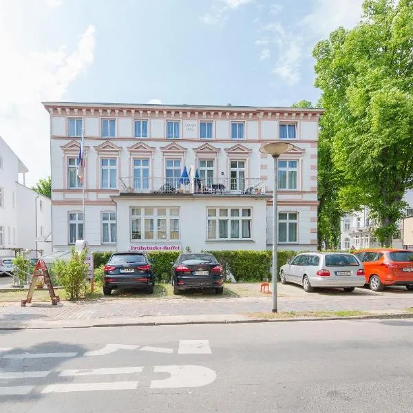 Haus Troja, hótel í Warnemünde