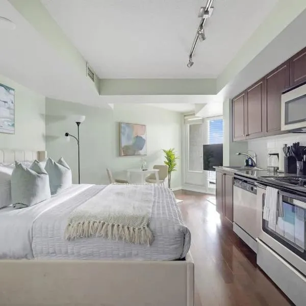 Cozy Waterfront Studio Free Parking & Bentway, hotel en Toronto