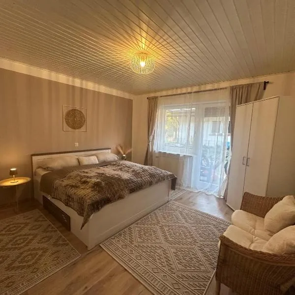 Ferienwohnung zum Weiherer Krabb - mit Kamin & Terrasse im Odenwald, hotel in Mörlenbach
