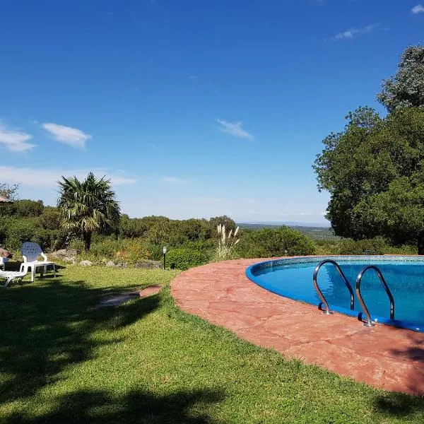 Hostal La Quebrada, hotel di Cortaderas