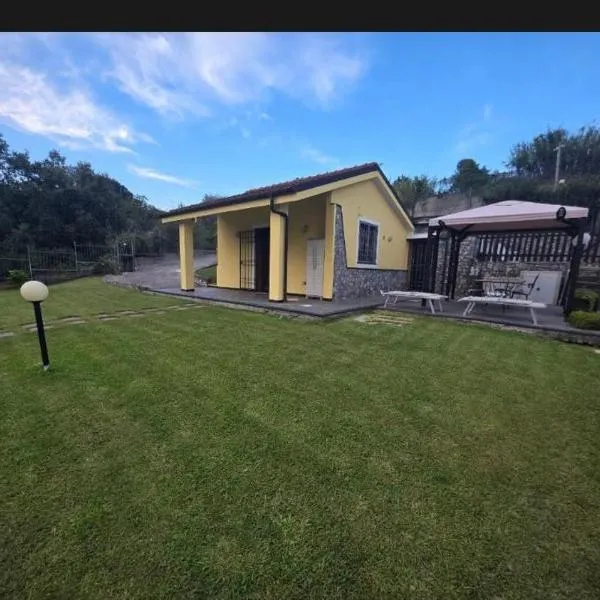 VerdeMare HOUSE villetta con giardino, hotel em Loano