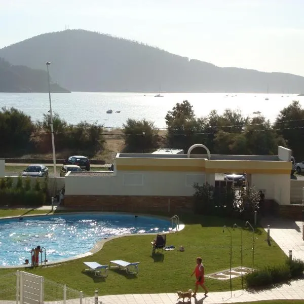 Apartamento Piscina Playa Cedeira, hotel sa Cedeira