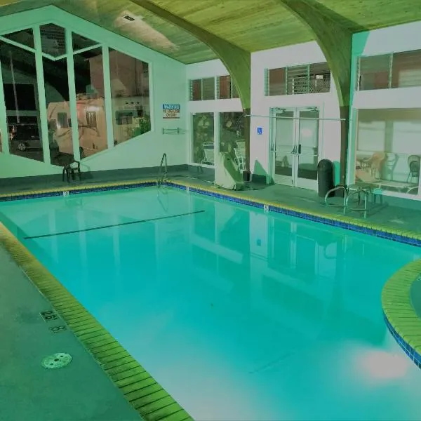 Stargazer Inn and Suites, hotel di Monterey