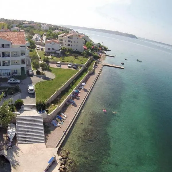 Apartments Vila 4m, hotel v destinaci Ražanac