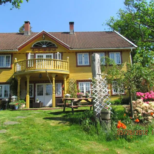 Bondegårdsparken Farm Holiday，位于克里斯蒂安桑的酒店